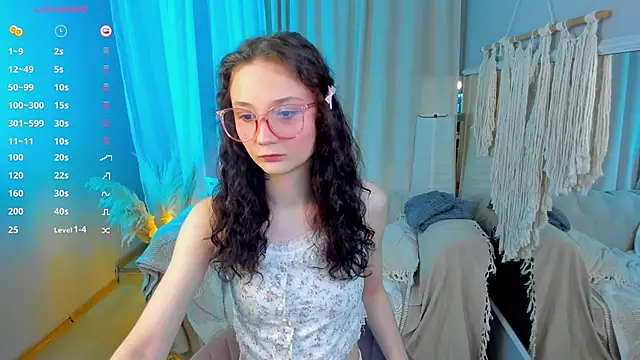 MilliMouse online show from October 11, 2025, 6:17 pm