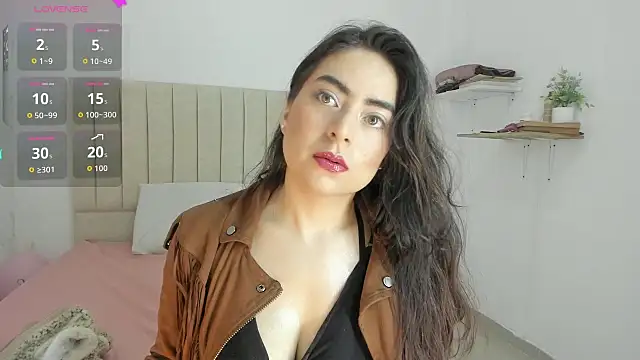 sashaa petit online show from September 20, 2025, 11:33 am