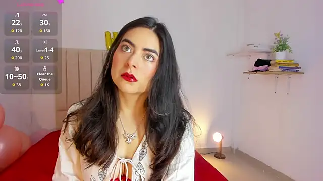 sashaa petit online show from October 15, 2025, 11:43 am