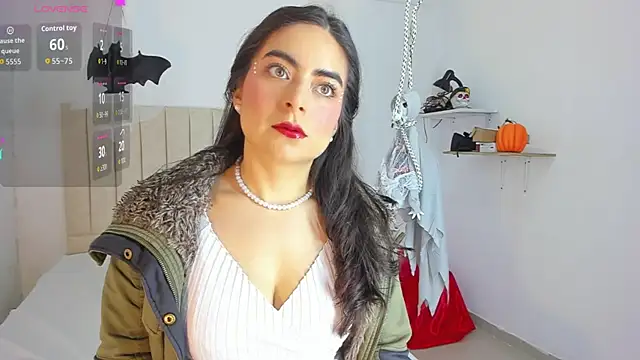 sashaa petit online show from October 22, 2025, 11:21 am