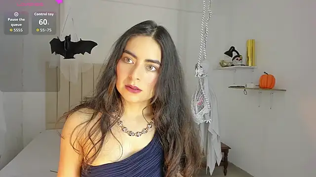 sashaa petit online show from October 30, 2025, 11:33 am