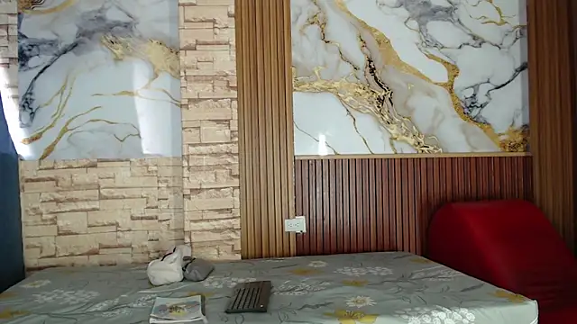 mollyandsam303av online show from April 8, 2026, 7:47 pm