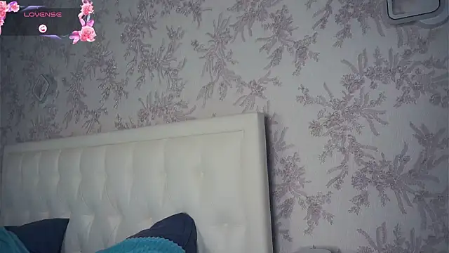 MalvinaKroening online show from November 24, 2025, 6:13 am