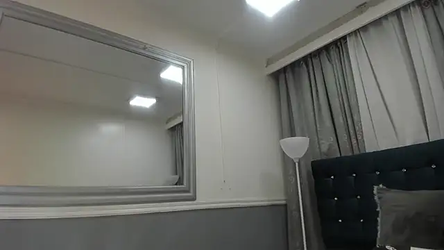 Snapshot of Oriana_Jhonson chatting on June 2, 2026, 12:45 am Oriana Jhonson online show from June 2, 2026, 12:45 am
