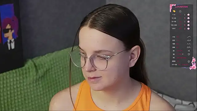 Violetwin online show from February 25, 2026, 8:13 am