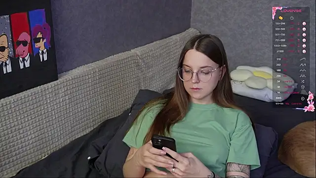 Violetwin online show from March 28, 2026, 12:05 pm