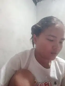 Sexy-Mama25 online show from April 4, 2026, 6:05 pm