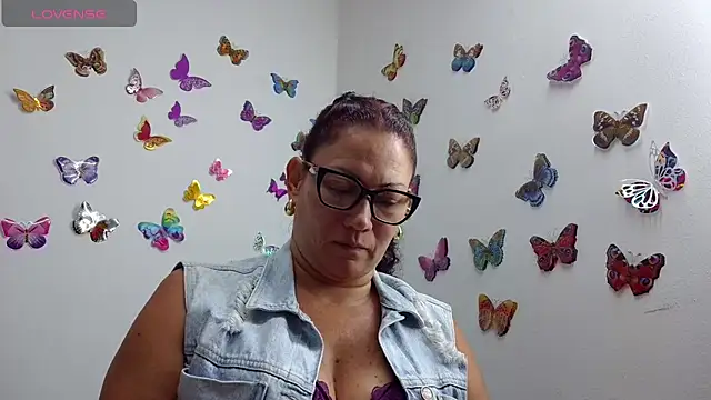 TifanyQueen  online show from July 19, 2026, 2:54 pm