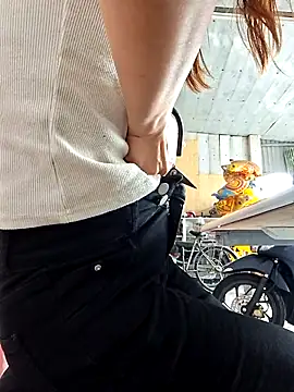 irina hana online show from March 8, 2026, 1:25 am