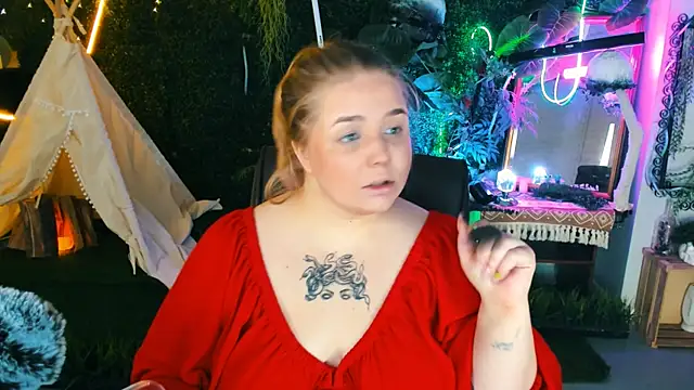 Snapshot of SladaDell chatting on September 25, 2025, 5:11 am SladaDell online show from September 25, 2025, 5:11 am