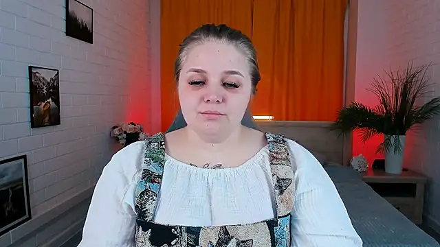 Snapshot of SladaDell chatting on October 3, 2025, 5:04 am SladaDell online show from October 3, 2025, 5:04 am