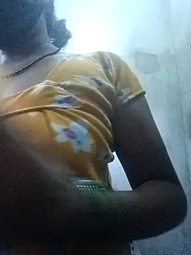 Snapshot of baddy8008 chatting on September 21, 2025, 7:10 am baddy8008 online show from September 21, 2025, 7:10 am