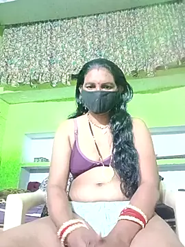 Snapshot of ZIVAA chatting on November 25, 2025, 4:18 pm ZIVAA online show from November 25, 2025, 4:18 pm