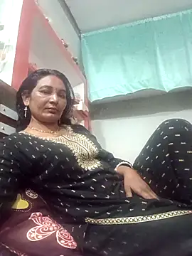 Snapshot of ZIVAA chatting on January 6, 2026, 5:22 am ZIVAA online show from January 6, 2026, 5:22 am