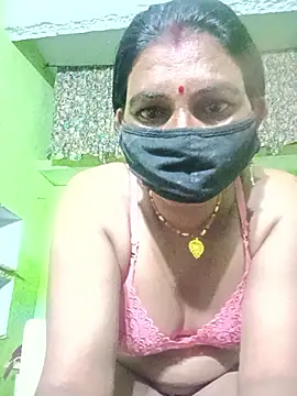 Snapshot of ZIVAA chatting on April 8, 2026, 5:24 pm ZIVAA online show from April 8, 2026, 5:24 pm