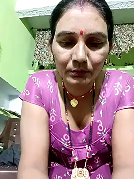 Snapshot of ZIVAA chatting on May 19, 2026, 8:42 am ZIVAA online show from May 19, 2026, 8:42 am