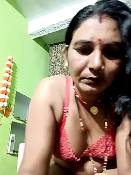 Snapshot of ZIVAA chatting on May 20, 2026, 6:36 pm ZIVAA online show from May 20, 2026, 6:36 pm
