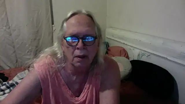 OldLadySara online show from May 30, 2026, 2:08 am