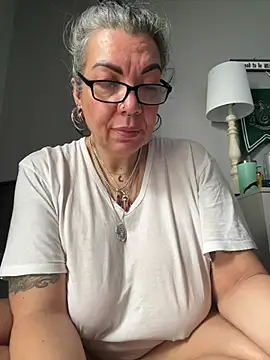 dieseldame1313 online show from January 21, 2025, 3:54 pm