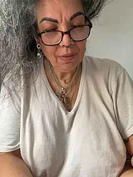 dieseldame1313 online show from March 5, 2025, 7:17 pm