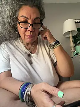 dieseldame1313 online show from March 12, 2025, 10:17 pm