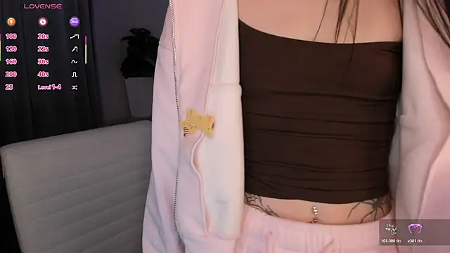 Aria Mila online show from March 5, 2026, 3:13 am