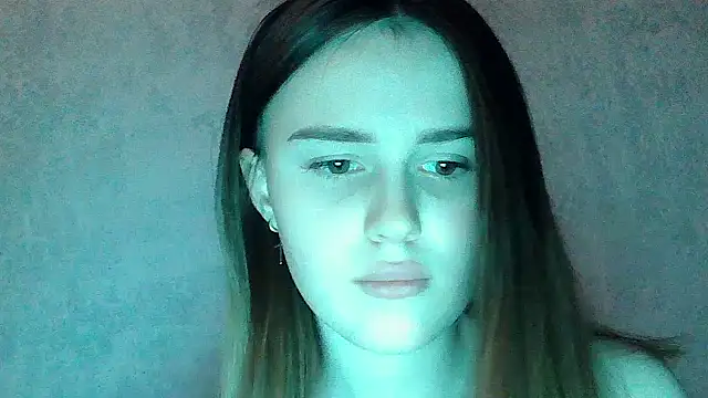 SweetLoraa online show from March 12, 2026, 4:46 pm