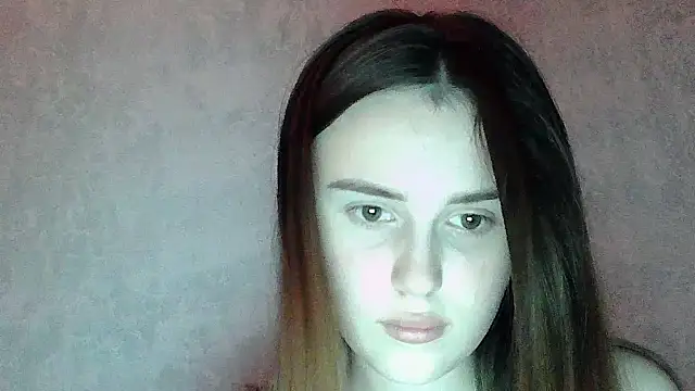 SweetLoraa online show from March 13, 2026, 11:00 pm