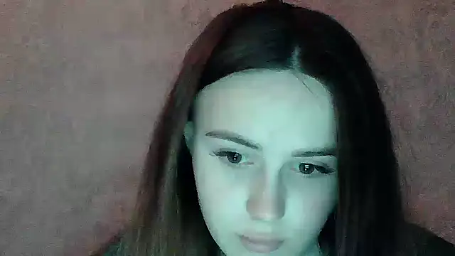 SweetLoraa online show from April 10, 2026, 8:24 pm