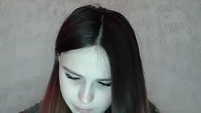 SweetLoraa online show from April 15, 2026, 3:41 pm