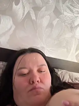 Snapshot of SunnyLeila2101 chatting on February 3, 2026, 7:46 am SunnyLeila2101 online show from February 3, 2026, 7:46 am