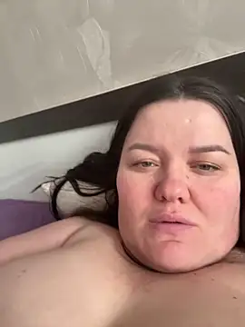 Snapshot of SunnyLeila2101 chatting on February 6, 2026, 10:40 am SunnyLeila2101 online show from February 6, 2026, 10:40 am