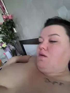 Snapshot of SunnyLeila2101 chatting on February 22, 2026, 4:57 am SunnyLeila2101 online show from February 22, 2026, 4:57 am