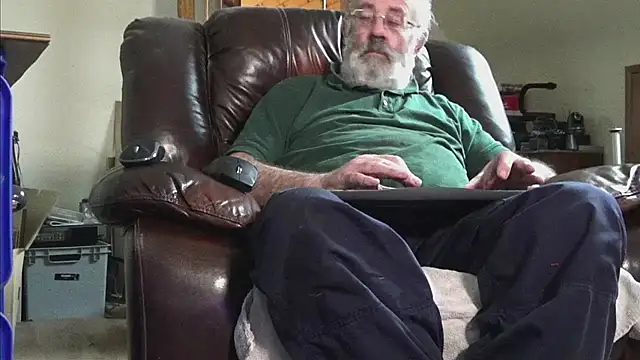 janzer13 online show from December 20, 2025, 2:02 pm