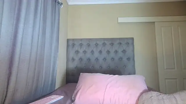 nanababe1 online show from March 18, 2025, 8:25 am