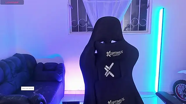 Aishelyng online show from October 7, 2025, 10:18 pm