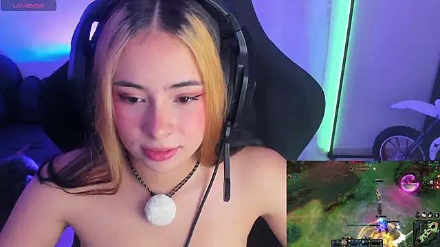 Aishelyng online show from October 19, 2025, 5:08 am