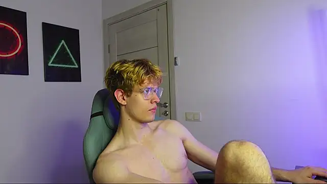 Logan Fraser online show from October 9, 2025, 12:25 pm