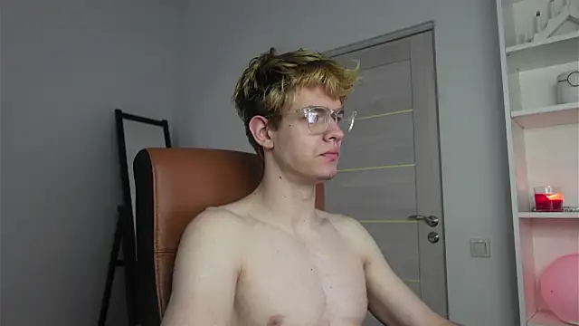 Logan Fraser online show from October 11, 2025, 5:28 am