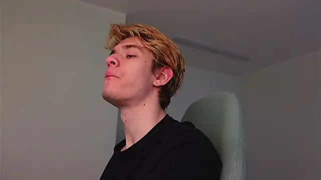 Logan Fraser online show from November 20, 2025, 1:44 pm