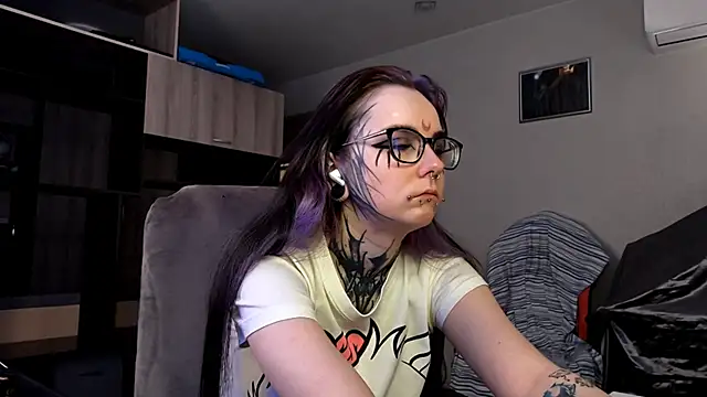 HighelikeGirl online show from September 22, 2025, 8:05 am