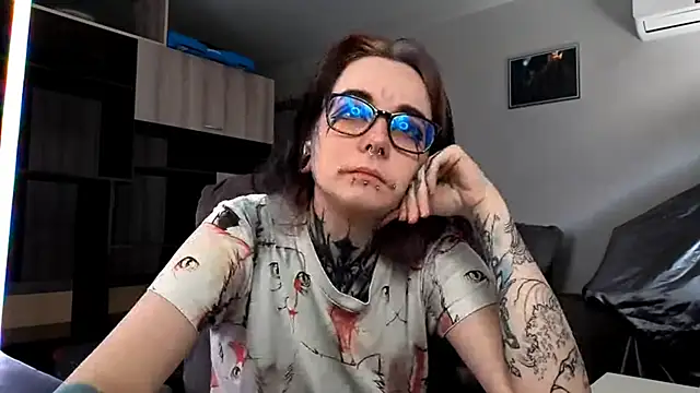 HighelikeGirl online show from October 2, 2025, 8:32 am