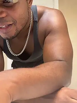 KeYBuMp323 online show from September 10, 2025, 2:17 pm