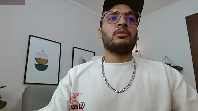   Damian    online show from November 2, 2025, 10:45 pm