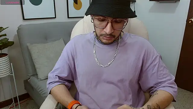   Damian    online show from November 15, 2025, 1:03 am