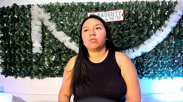 BellaRoux1 online show from December 19, 2025, 12:12 pm