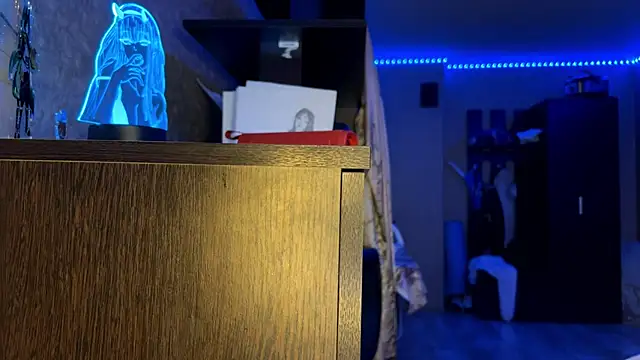 LauretteRagar online show from September 11, 2025, 5:46 pm