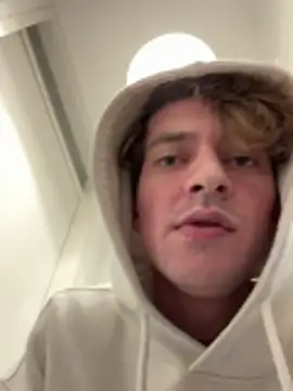 Snapshot of hottest23 chatting on December 2, 2025, 1:22 am hottest23 online show from December 2, 2025, 1:22 am