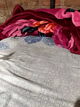 POOJACOUPLE online show from December 21, 2025, 6:59 pm