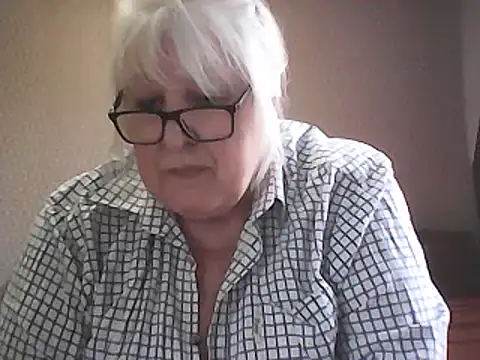 Snapshot of Alexia64231 chatting on March 28, 2026, 12:49 pm Alexia64231 online show from March 28, 2026, 12:49 pm